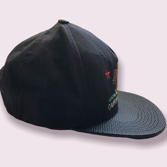 💙 CALIFORNIA REPUBLIC ORIGINAL STATE FLAG SNAPBACK HAT ON BLACK - FLAT BILL - Picture 3 of 10